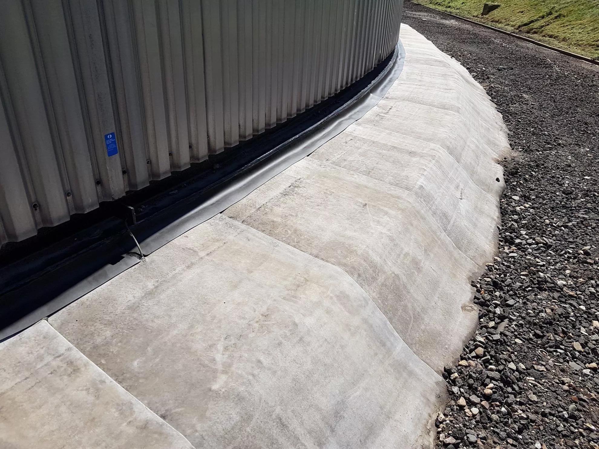 Civiele werkzaamheden: Tankterp van Concrete Canvas