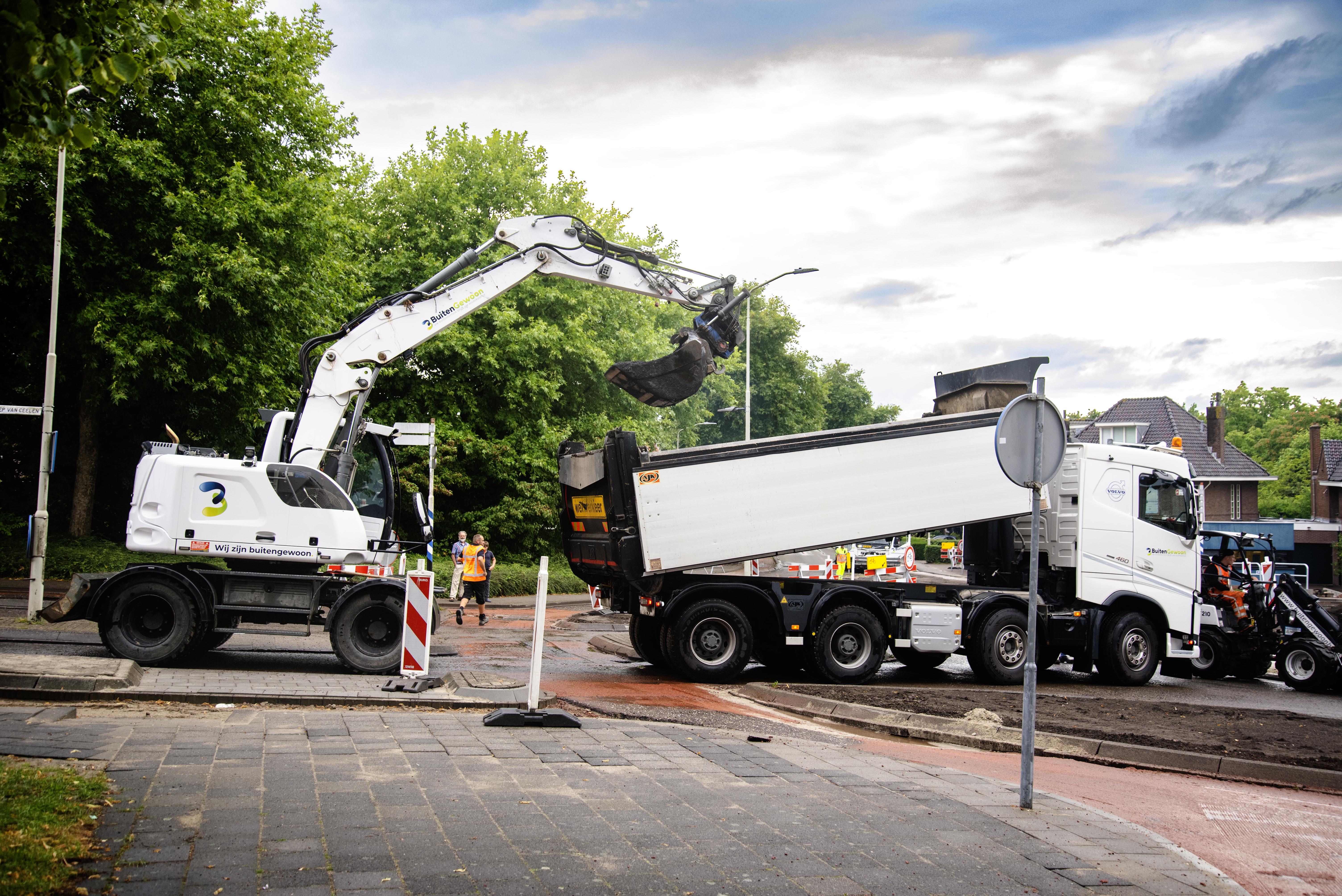 Asfalt | Buitengewoon Groot Project Eike's Hof Rotonde Gorinchem asfalteren frezen belijnen splitlaag 