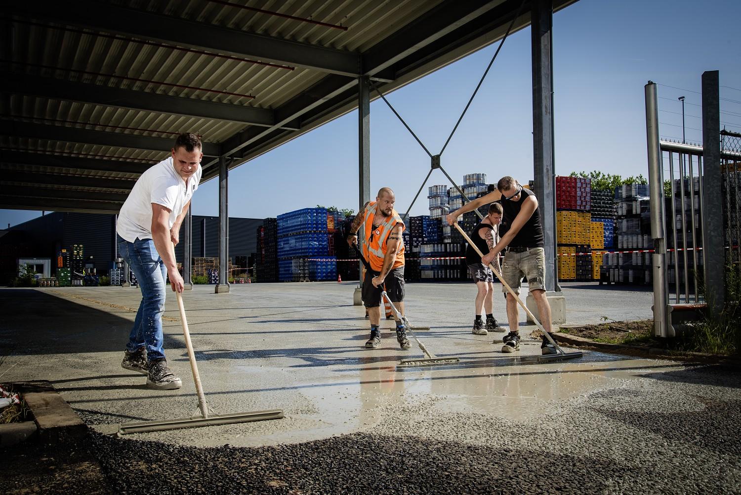 Asfalteren in Etten_Leur