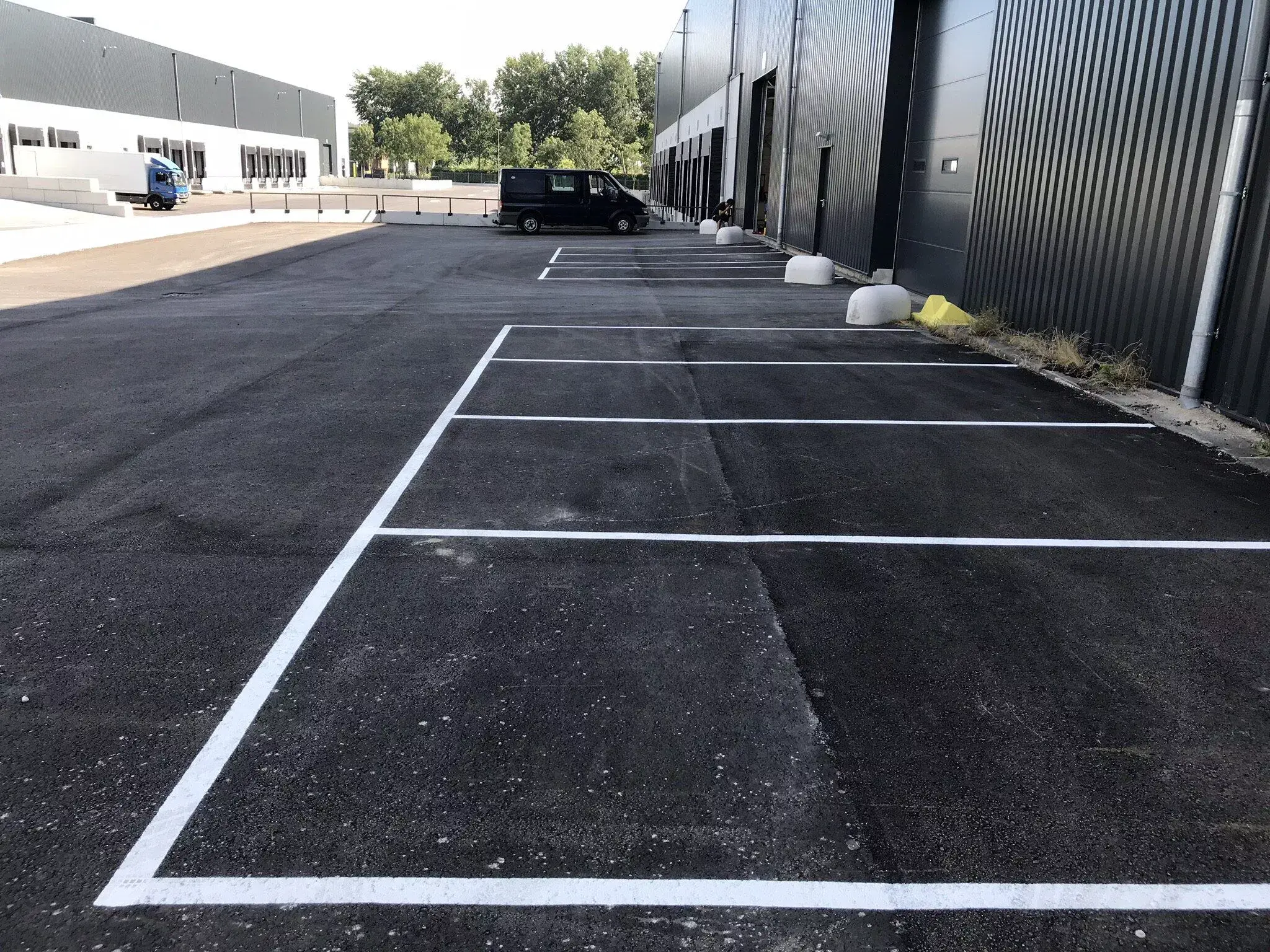 Belijning op bedrijfsterrein